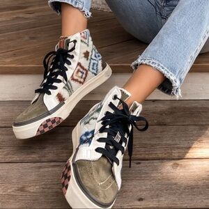 VANS SK8 HI REISSUE CAP MIXED TEXTILE ZIPPER FUR INDIAN WHITE SIZE 5/6.5